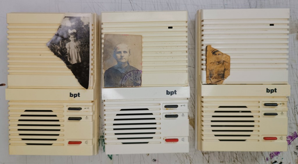 Call Utopia Utopia Calling έργο του Γιάννη Ισιδώρου στην έκθεση Ουτοπίες Ωδείο Αθηνών 2025
